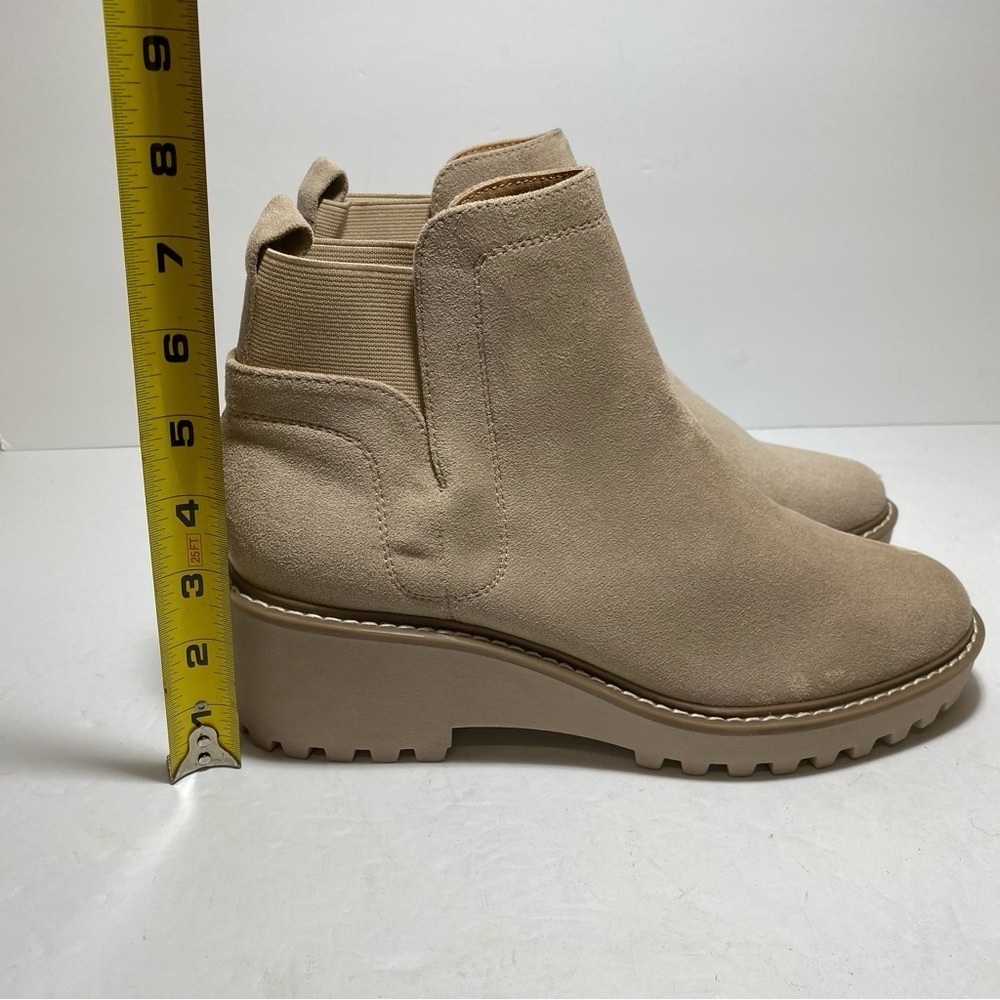 Dolce Vita Rango Ankle Boots Size 10 Taupe Suede Lug Sole Chelsea Wedge - Picture 4 of 9